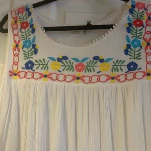 Red Camel curvy white dress!